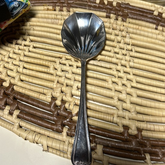 Preowned Vintage 6 EPNS Silver Plated Dessert Spoons & 1 Serving Spoon - Picture 2 of 7